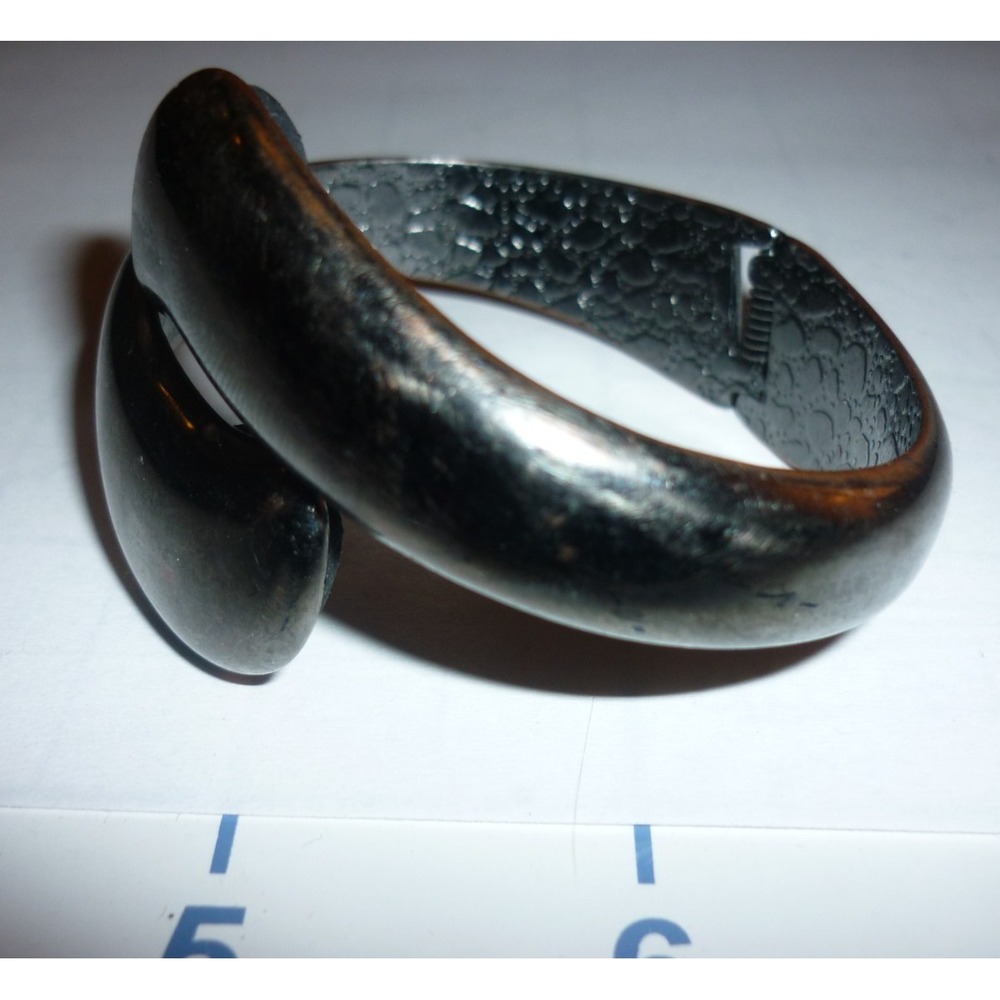 Je' Marie Antiqued Vintage Clamper Hinged‎ Bangle Bracelet  Silver Tone